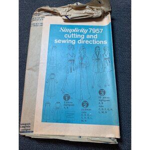 Simplicity 7957 Vintage Sewing Pattern 1960s Womens Nightgown Robe Set - Size 10